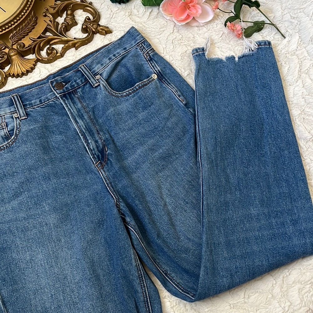 American Eagle Mom Jeans